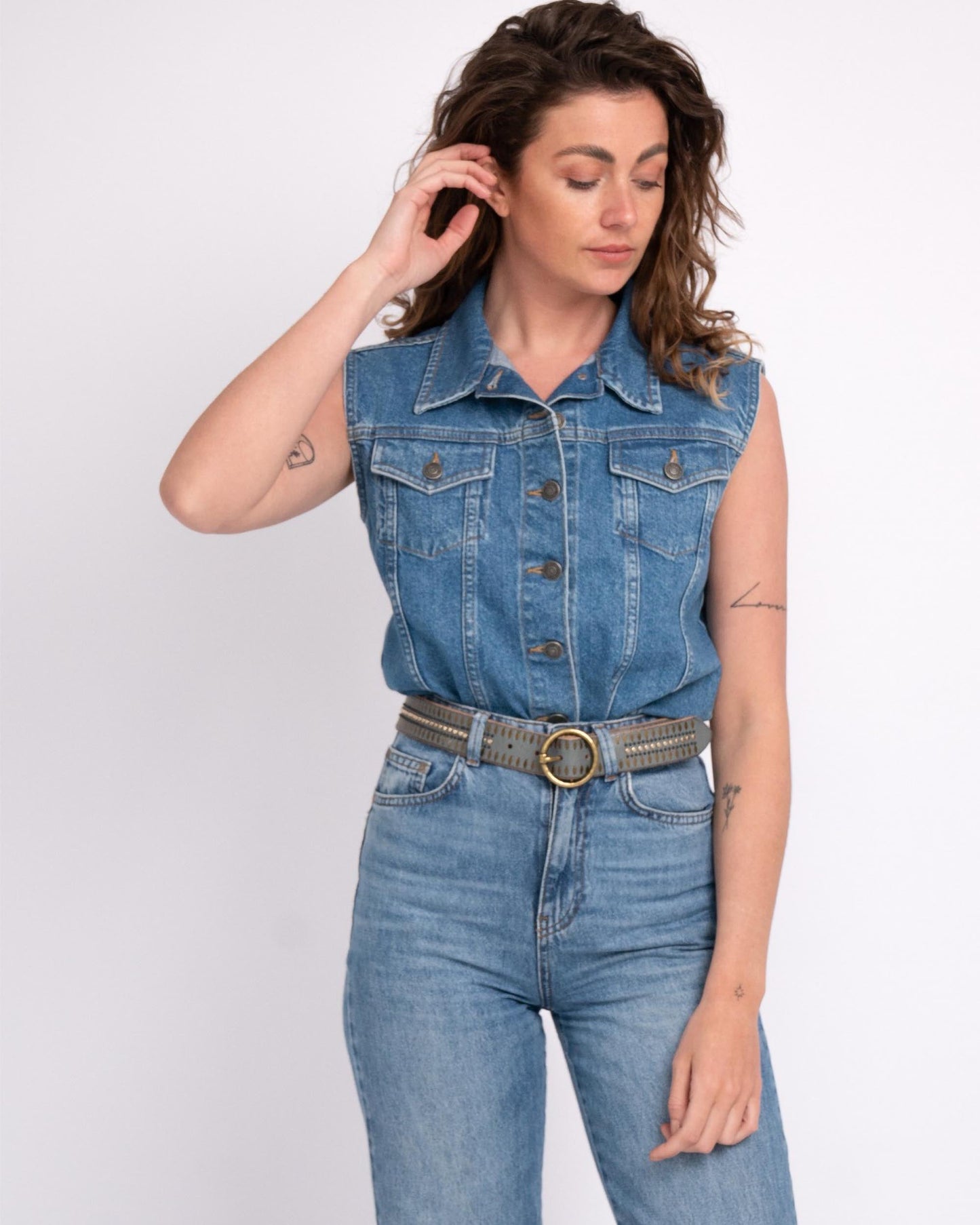 Soraya | Studded Leather Belt with Gold Round Buckle